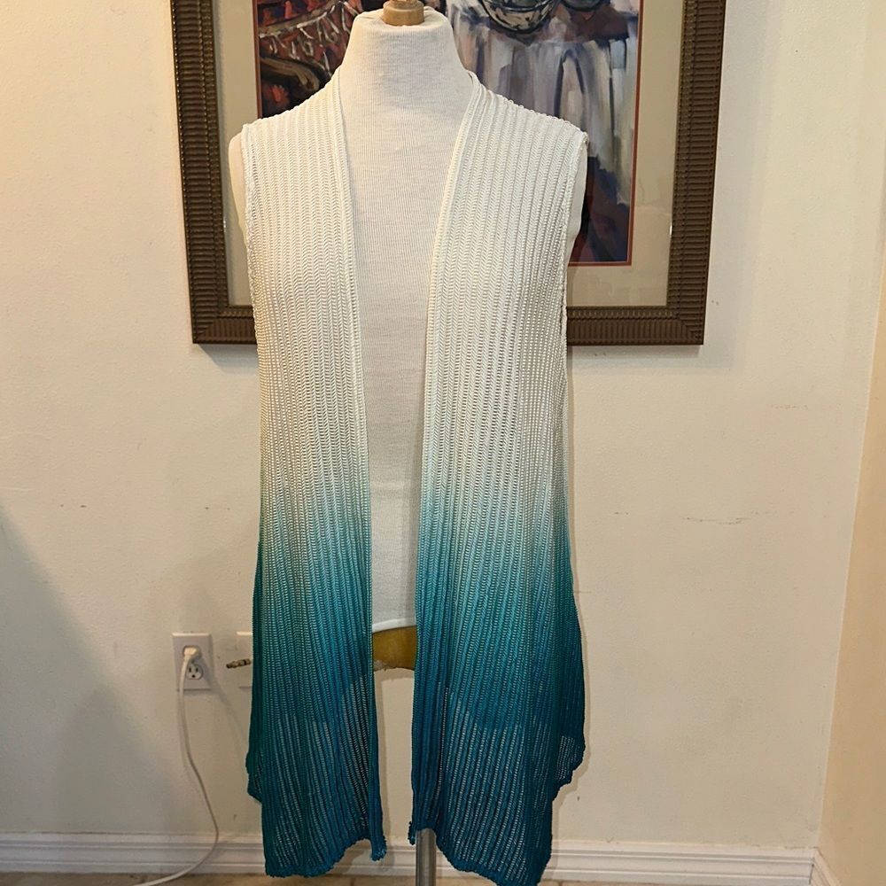 Chico’s Travelers Ombre Teal and White Netted Vest Size 2 = Large